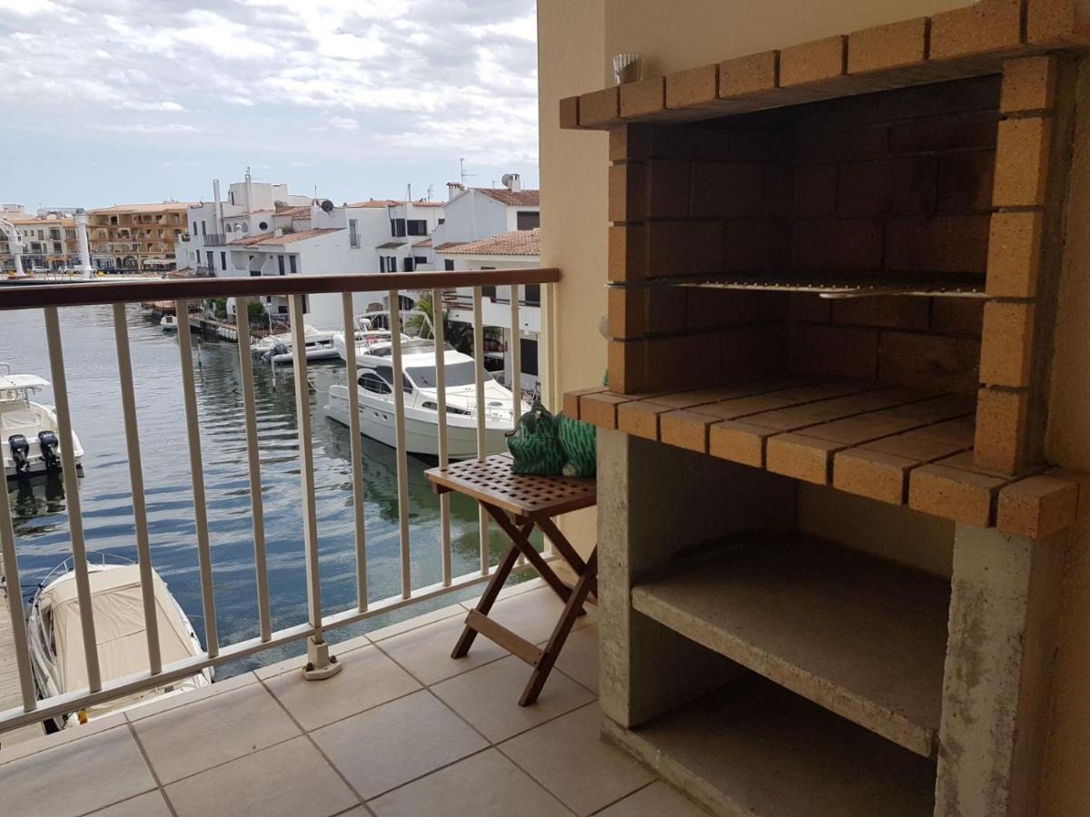 Magnífico apartamento junto al canal principal. Empuriabrava Exterior foto